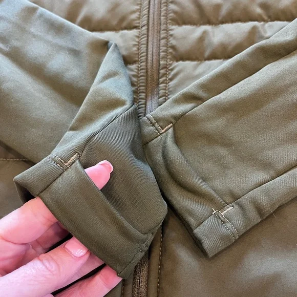 Nike Women’s Running Jacket Medium Moss Green Lightweight Zip Up Activewear - Picture 7 of 15